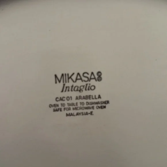 Mikasa Arabella 15” platter - Picture 2 of 2
